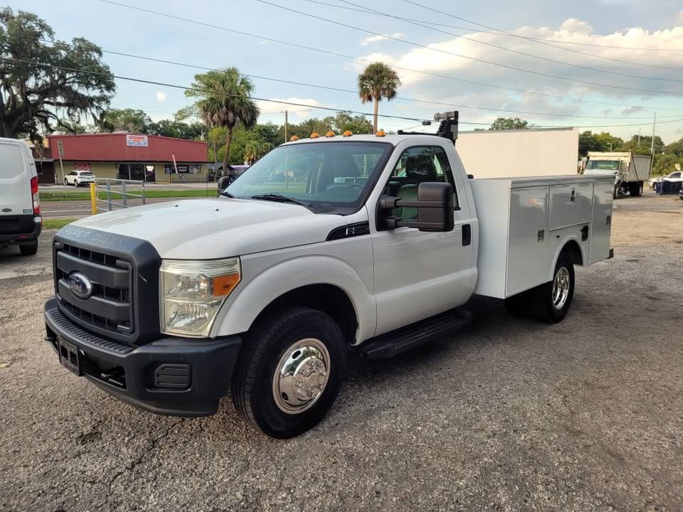 2012 Ford F-350 Super Duty Chassis Cab
