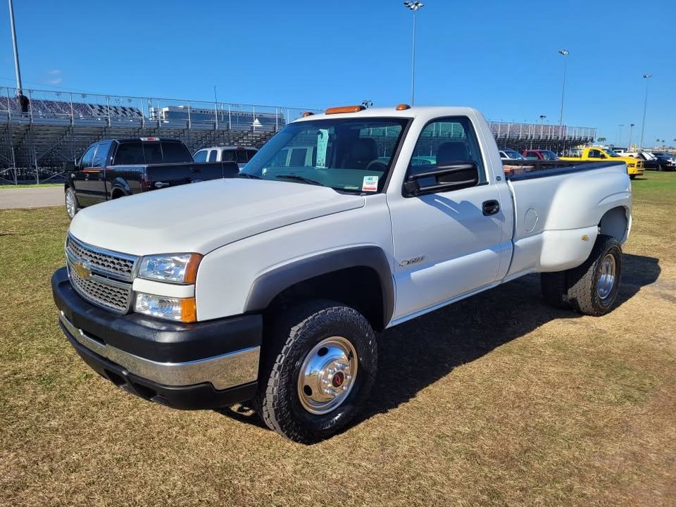 2005 Chevrolet Silverado 3500's photo