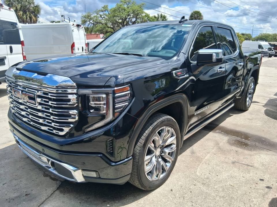 2024 GMC Sierra 4WD Crew Cab Short Box Denali's photo